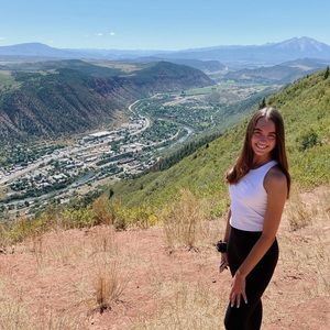 Meet your Posher, Ella